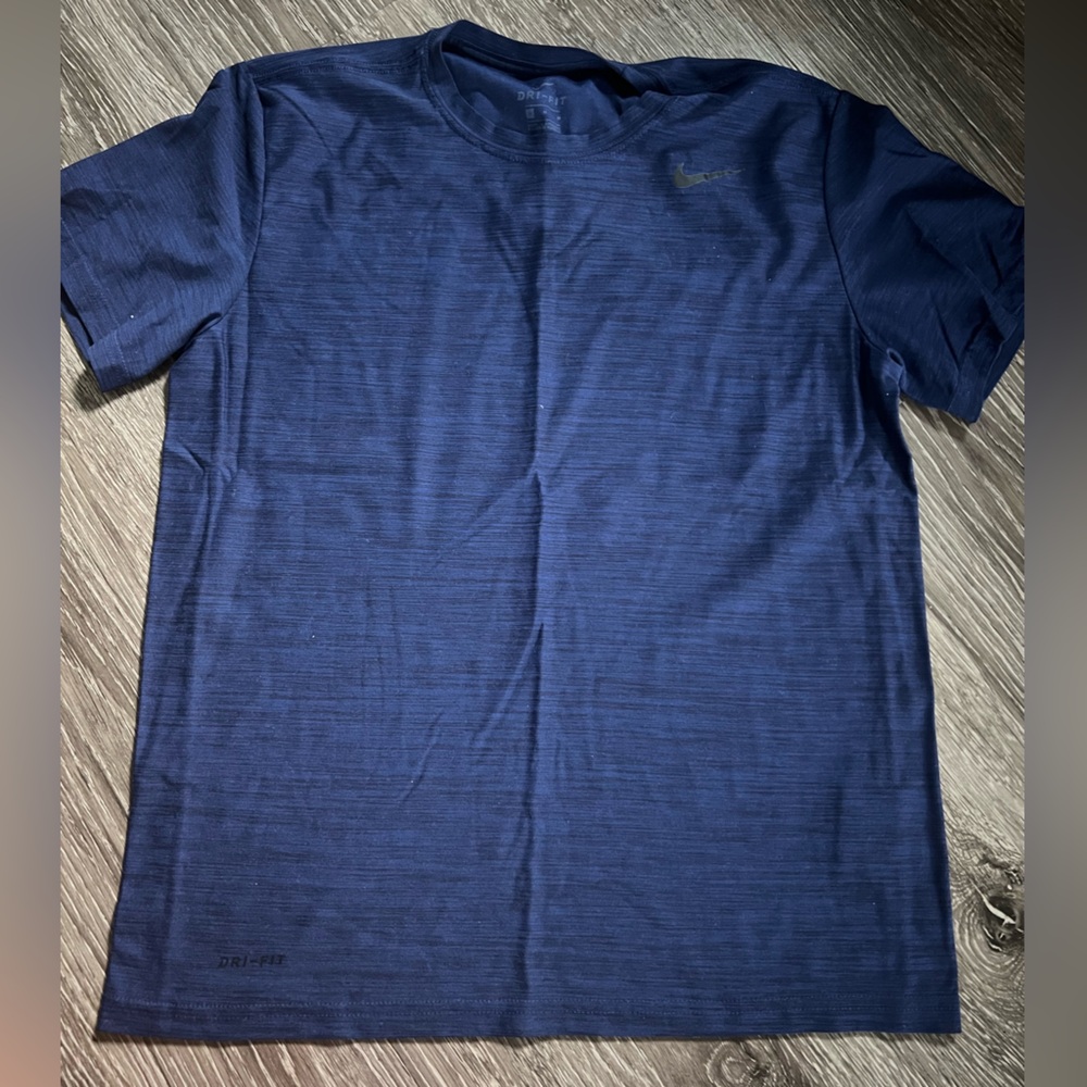 Nike Dri-fit men’s size medium